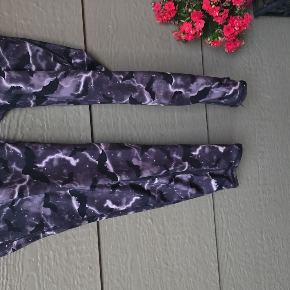 Torrid Performance Lite Full Length Active Legging stormy bat 2x - Picture 9 of 16